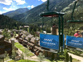 Отель Panorama Mountain Resort - Horsethief Lodge with Fairmont Creek  Панорама
